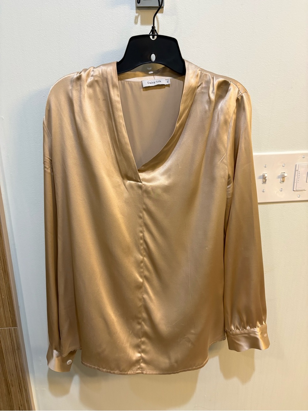 DaisySilk V-Neck Pleated 100% Mulberry Silk Blouse Champagne M